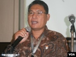 Abdul Haris Semendawai. (VOA/Muliarta)