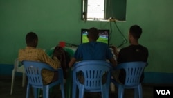 Tsoffin 'yan kungiyar al-Shabab suna kallon talibijan