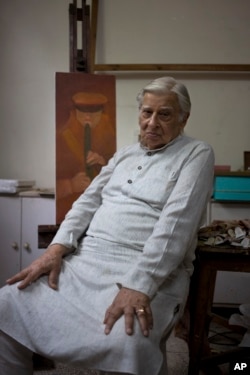Krishen Khanna, 92, an established artist, poses at his studio in New Delhi, India. Aug. 3, 2107. Khanna was 21 when his father declared one night, “We’ve got to move.” His family hurriedly left their home in Lahore.