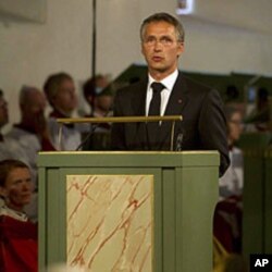 Jens Stoltenberg dans la Cathedrale d'Oslo le 24 juillet 2011