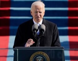 លោក Joe Biden ថ្លែង​សុន្ទរកថា បន្ទាប់​ពី​ស្បថ​ចូល​កាន់​តំណែង​ជា​ប្រធានាធិបតី​ទី ៤៦ របស់​សហរដ្ឋ​អាមេរិក​នៅ​វិមានសភា រដ្ឋធានី​វ៉ាស៊ីនតោន ថ្ងៃទី២០ ខែមករា ឆ្នាំ២០២១។