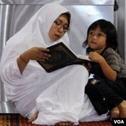 Nilai-nilai agama dan moralitas, menurut Komnas Perempuan, sering dikutip sebagai dasar bagi berbagai perda yang mendiskriminasi perempuan.