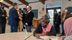 سفیر آمریکا در سازمان ملل و سناتور وارنر در این مراسم حضور داشتند