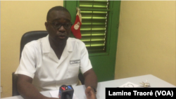 Dr Risgaud Ouédraogo, médecin pneumologue au CHU-Yalgado, à Ouagadougou, au Burkina Faso, le 24 décembre 2018. (VOA/Lamine Traoré)