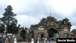 ኣዲስ ኣበባ ዩኒቨርሲቲ - ፋይል