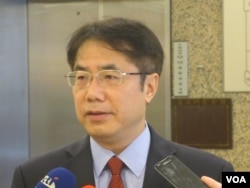 台湾执政党民进党立委黄伟哲（美国之音张永泰拍摄）