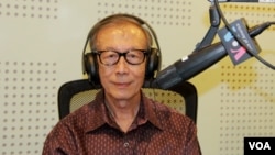 រូបឯកសារ៖ លោក សឺន ស៊ូប៊ែ ប្រធាន​គណបក្ស​សិទ្ធិ​មនុស្ស ចូលរួម​ជា​វាគ្មិន​ពិភាក្សា​ក្នុង​កម្មវិធី​ Hello VOA មួយ កាលពី​ថ្ងៃ​ច័ន្ទ ទី១៧ ខែ​សីហា ឆ្នាំ​២០១៥។ (លឹម សុធី/VOA)