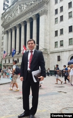 Arobiddin To'raxonov, AQShdagi yirik sug'urta kompaniyalaridan birida moliyaviy tahlilchi