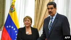 La Haut-Commissaire de l'ONU aux droits de l'Homme, Michelle Bachelet avec le président vénézuélien, Nicolas Maduro.