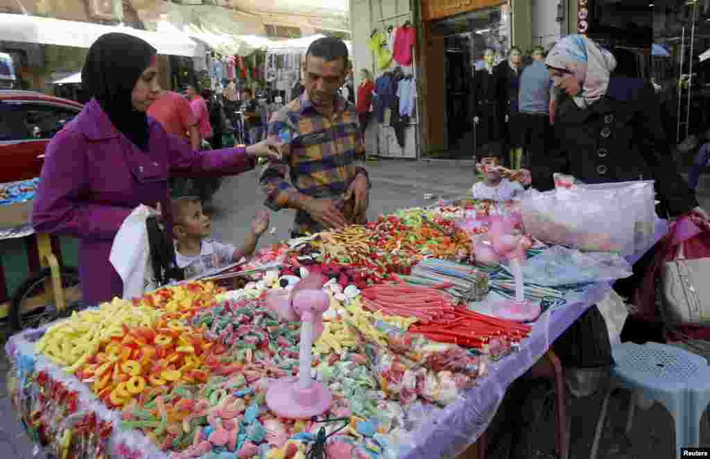 Falastinda ham bayram shukuhi hukmron, Nablus, 23-sentabr, 2015-yil.