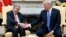 Sekjen PBB Antonio Guterres dalam pertemuan dengan Presiden AS Donald Trump di Gedung Putih, 20 Oktober tahun lalu (foto: dok). Guterres akan bertemu Trump di Gedung Putih hari Jumat (18/5) besok.