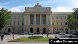 Universidade de Lviv, Ucrânia, onde estão alguns estudantes angolanos bolseiros do INAGBE