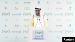 Le prince Mohammed ben Zayed al-Nahyane parle lors d'un sommet sur l'énergie à Abu Dhabi, le 15 janvier 2013.
