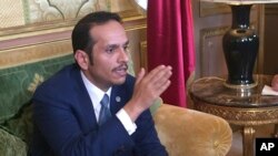 Le ministre des affaires étrangèrees qatari Mohammad ben Abdel Rahman Al Thani en conference de presse à Paris, France, le 12 juin 2017.