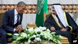 Presiden AS Barack Obama bertemu Raja Arab Saudi yang baru, Raja Salman bin Abdul Aziz di Riyadh (27/1). (AP/Carolyn Kaster)