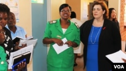 UNkosikazi Carol Thomson O'Connell labasebenza kwezempilakahle.