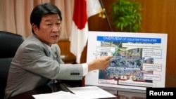 Menteri Industri, Perdagangan dan Ekonomi Jepang Toshimitsu Motegi memberikan penjelasan kepada media (foto: dok). 