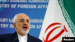 FILE - Menteri Luar Negeri Iran Mohammad Javad Zarif saat berbicara kepada media di Tbilisi, Georgia, 18 April 2017. REUTERS / David Mdzinarishvili