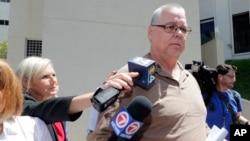 Scot Peterson leaves the Broward County Jail after posting bond, June 6, 2019, in Fort Lauderdale, Fla. 