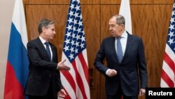 შეერთებული შტატების სახელწიფო მდივანი ენტონი ბლინკენი და რუსეთის საგარეო საქმეთა მინისტრი სერგეი ლავროვი, ჟენევა, 2022 წლის 21 იანვარი 