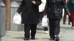 Big Apple Weighs Fees on Single-use Plastic Bags