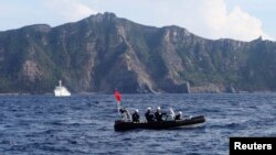 Tentara pengawal pantai Jepang melakukan patroli di kepulauan Senkaku di Laut China Timur (foto; dok). 