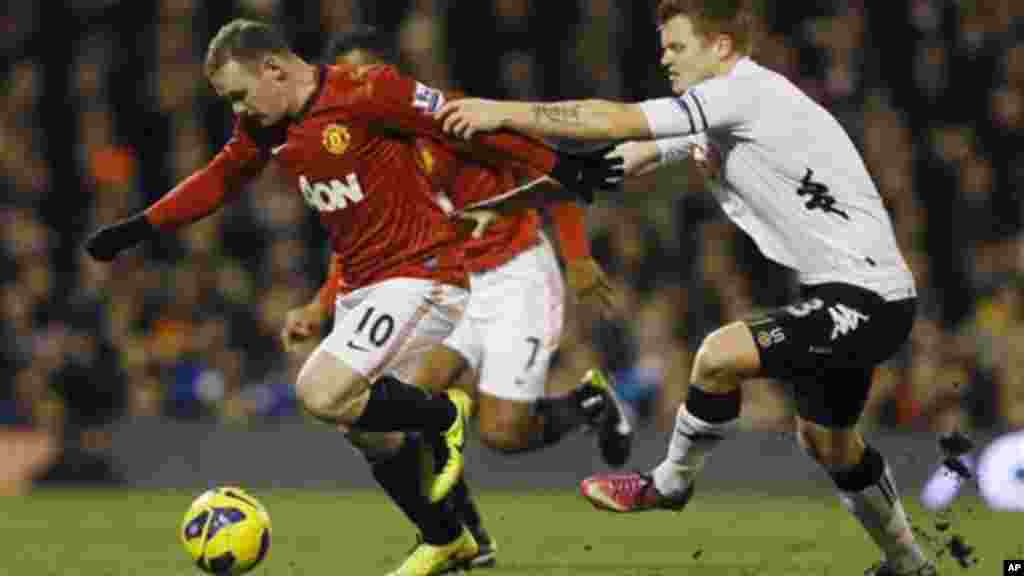 Wayne Rooney Il est le seul joueur du championnat anglais dans le catégorie des 10 mieux payés. Il gagne 22 millions d&#39;euros.