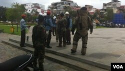 ក្រុម​ដោះមីន​របស់​អង្គការ​ CMAC ប៉ូលិស​និង​ទាហាន​ត្រូវ​គេប្រទះឃើញ​នៅ​កន្លែង​មហាជន​គ្រោង​​ធ្វើ​បាតុកម្ម។​