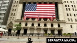 Photo by: STRF/STAR MAX/IPx 2020 11/24/20 Dow Jones hits record high of 30,000 on hopes of Coronavirus Vaccines and Election Stability.
