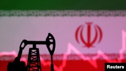 Une illustration montrant le drapeau iranien avec une pompe à pétrole. Reuters / Dado Ruvic