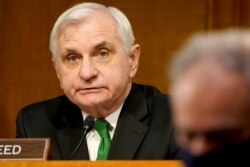 잭 리드 상원 군사위원장.