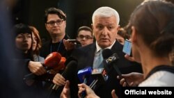 Crnogorski premijer Duško Marković obraća se novinarima posle premijerskog sata u Skupštini Crne Gore (gov.me)
