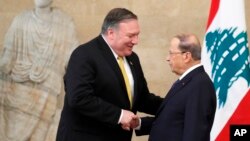 
Le secrétaire d'État américain Mike Pompeo avec le président libanais Michel Aoun au palais présidentiel de Baabda, au Liban, le 22 mars 2019.
