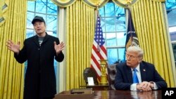 UMnu. Elon Musk loMongameli Donald Trump 