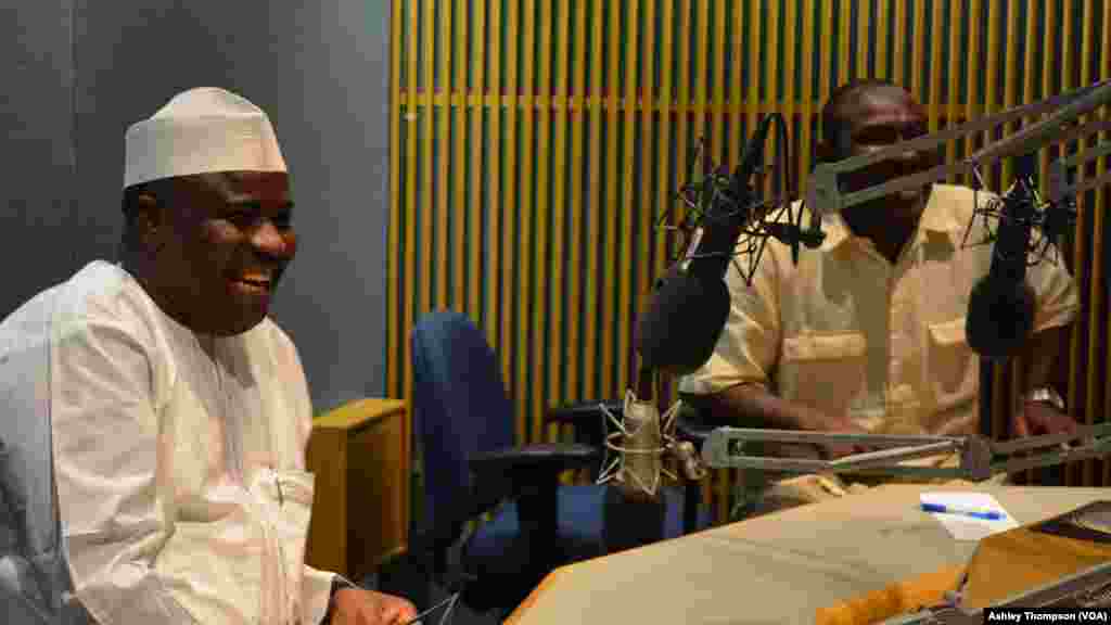 Kakaki Aminu Waziri Tambuwal ya zanta da Muryar Amurka, Disamba 9, 2013.