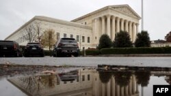 ساختمان دیوان عالی آمریکا. واشنگتن (آرشیو)