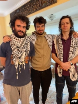 Dari kiri: Hisham Awartani, Tahseen Ali, dan Kenan Abdulhamid, ketiga mahasiswa yang ditembak saat dalam perjalanan menuju acara makan malam keluarga (foto: dok).