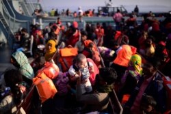 29일 방글라데시 정부가 로힝야족 난민 1천800명을 바샨차르 섬으로 이주시켰다.