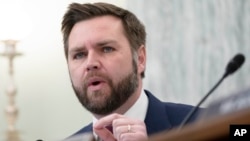 جیمز ونس، سناتور جمهوری‌خواه از ایالت اوهایو 