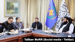 سفیر چین در کابل در دیدار با سرپرست وزارت مهاجرین و عودت‌کنندگان حکومت طالبان وعدۀ ساخت شهرک‌ها و سرپناه برای مهاجرین افغان را داده است.