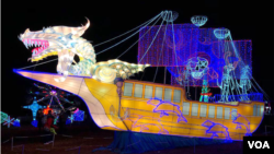 Light Up festival in Ashburn, Virginia (Photo by Iacopo Luzi/VOA)