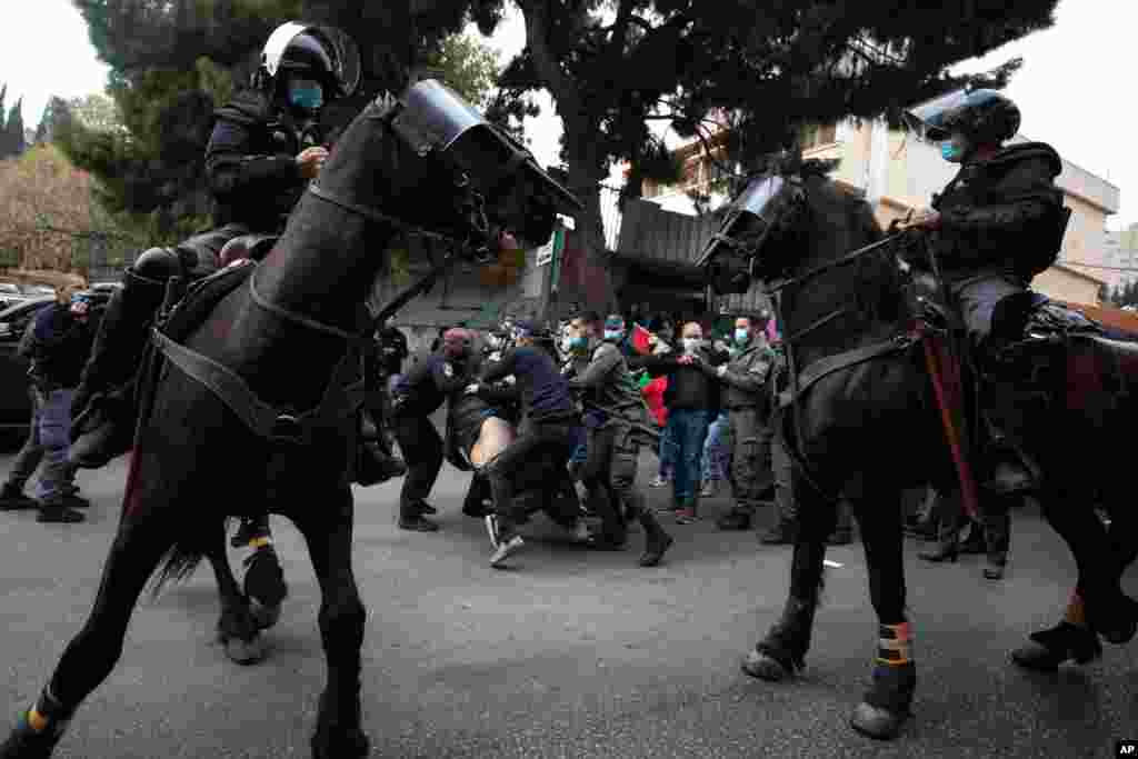 베냐민 네타냐후 이스라엘 총리의 나사렛 방문에 반대하는 팔레스타인 시위 참가자가 이스라엘 국경경찰에 체포됐다. 이스라엘 북부에 위치한 나사렛은 주민 다수가 아랍인이다.