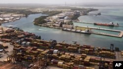 Một cảng trên tuyến kênh đào Panama, 4/2/2025 (AP Photo/Matias Delacroix).