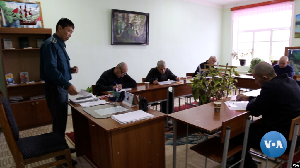 VOA watched inmates taking a test in prison school, Colony Number 7, Tavaksay, Tashkent, Uzbekistan
