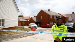 Policajac na mestu gde je pronađen otrovan par