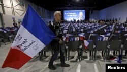 Des supporters de FN en Provence-Alpes-Cote d'Azur (PACA) dans la region de Marseille, France, Dec. 9