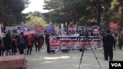 امروز جمعه، حزب همبستگی با راه اندازی گردهمایی اعتراض آمیز حملۀ نیروهای ائتلاف را به رهبری امریکا در افغانستان تقبیح کردند.