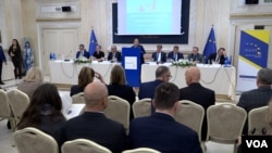 Predstavljanje izveštaja EULEKS-a na Kosovu (Foto: Glas Amerike)