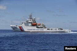 영유권 분쟁지역인 남중국해 스프라틀리 군도에서 중국 해안 경비정이 항해하고 있다. (자료사진)
