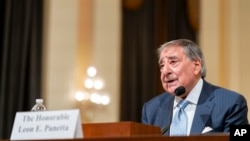 ლეონ პანეტა, აშშ-ის თავდაცვის ყოფილი მდივანი და დაზვერვის ცენტრალური სააგენტოს ყოფილი დირექტორი, კონგრესში გამართულ მოსმენაზე, ჩინეთისგან მომავალი საფრთხეების შესახებ მოხსენებით გამოდის. 30 იანვარი, 2024 წელი.